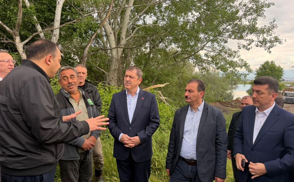 Milletvekilleri Arslan ve Aldemir, Erbaa'daki Sel Bölgesinde İncelemelerde Bulundu