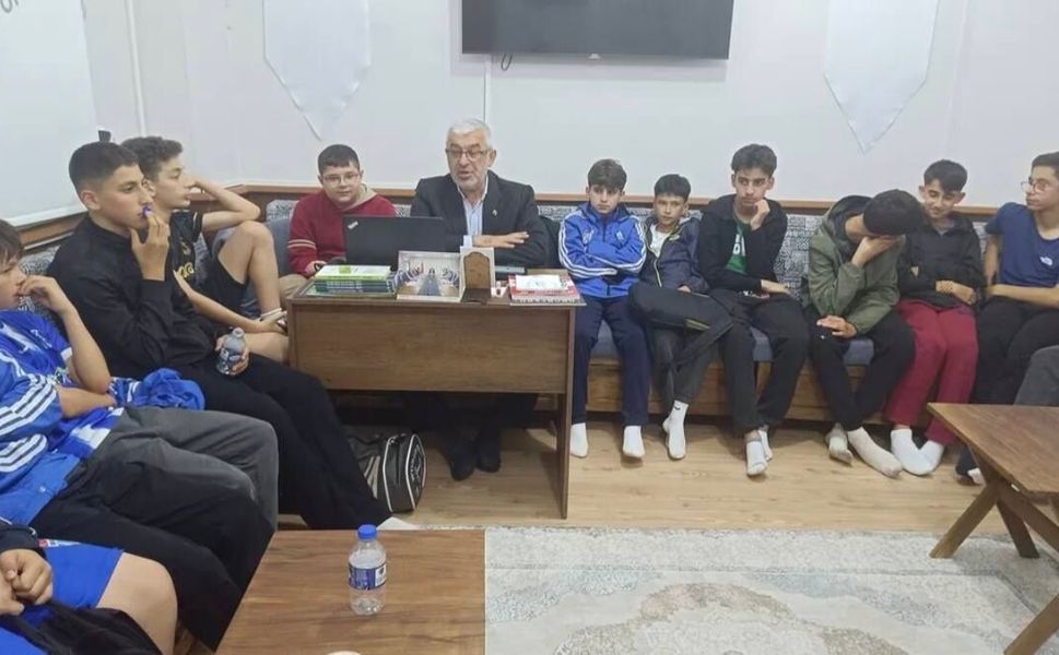 Erbaa’da Gençliğin Dijital Yolculuğu Masaya Yatırıldı