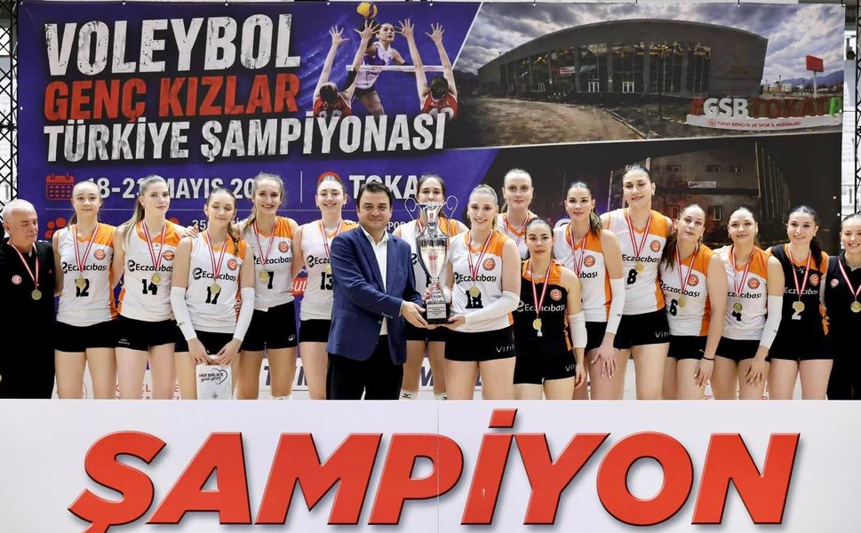 Tokat’ta Dev Derbi: Vali Abdullah Köklü Genç Sultanları Yalnız Bırakmadı