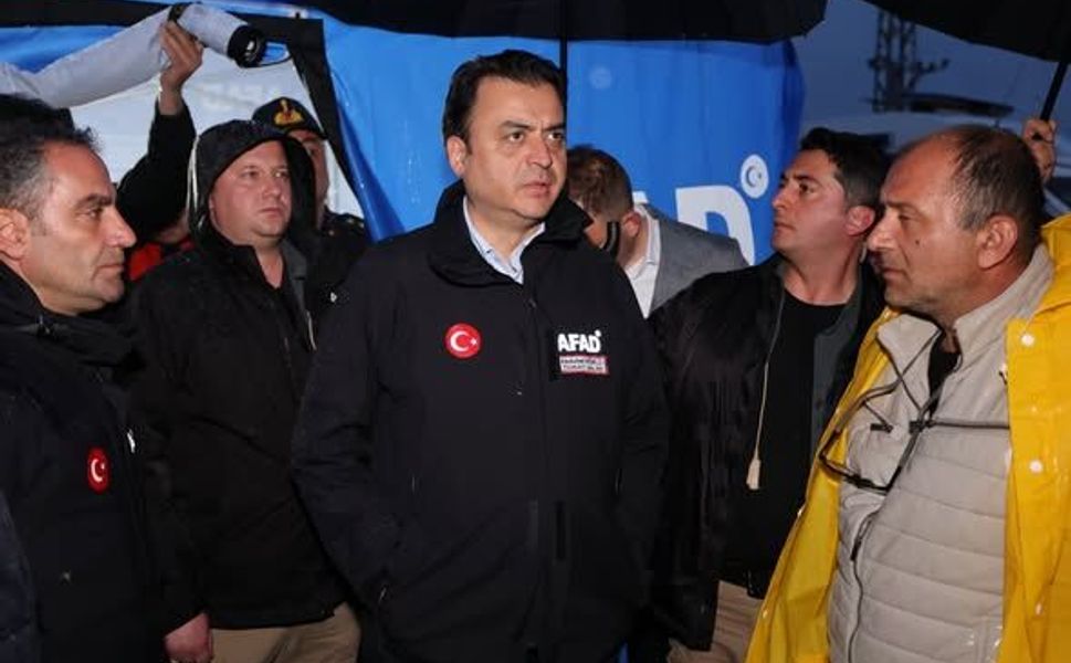 Vali Köklü, Kelkit Çayı’ndaki Arama Çalışmalarını Yerinde İnceledi