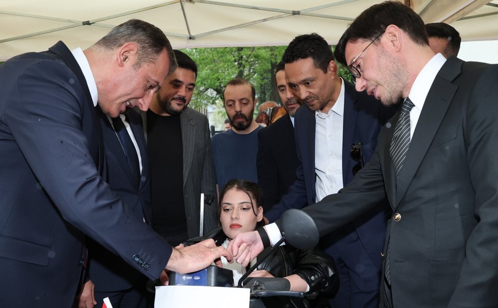 Başkan Yazıcıoğlu’ndan Özel Bireylere Akülü Araç Desteği