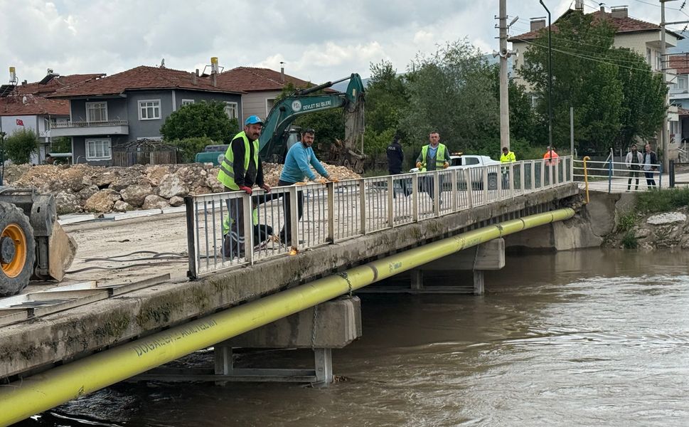 Taşkın Riskine Karşı Turhal'da Köprüler Sökülüyor