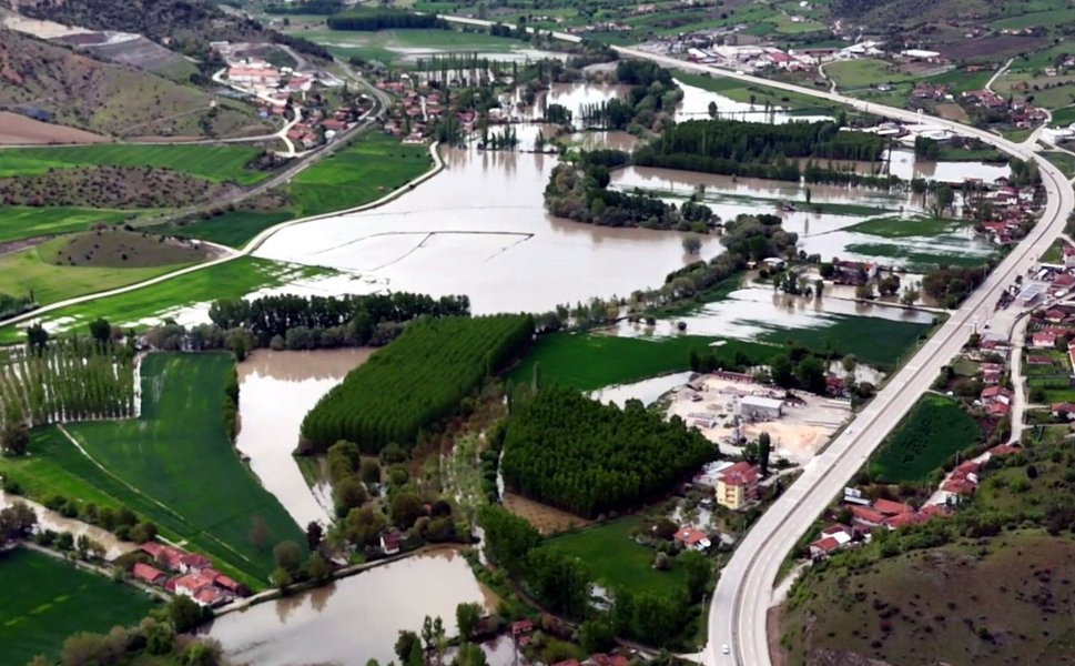 Tokat'ta Su Altında Kalan Tarım Arazileri Dronla Görüntülendi