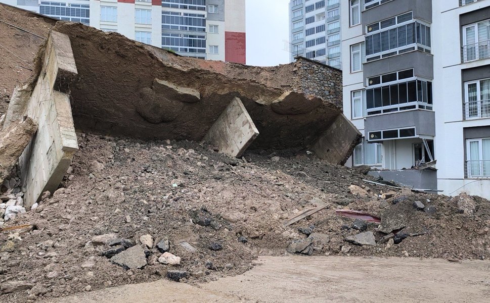 Tokat’ta İstinat Duvarının Çökme Anı Kamerada