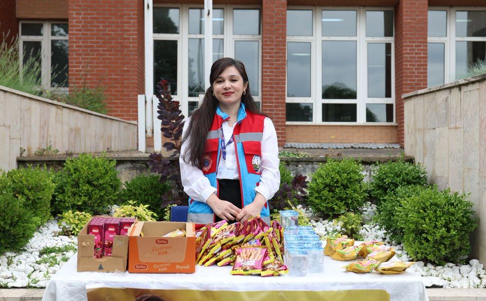 Tokat Belediyesi’nden YKS’de Öğrenci ve Velilere Tatlı İkram