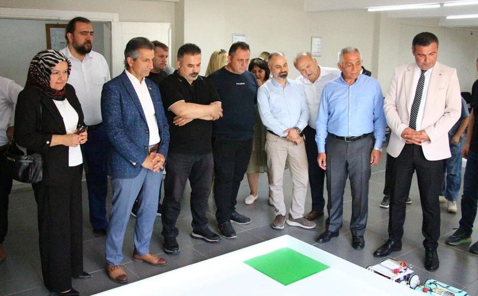 Erbaa’da Teknoloji ve Emeğin Buluşması: Robot Yarışması ve Tanıtım Fuarı Kapılarını Açtı