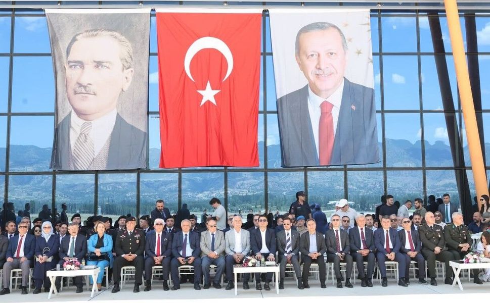 Tokat’ta Muhteşem Kutlama: Atatürk’ün Gelişinin 107. Yılında Gökyüzünde Görsel Şölen!