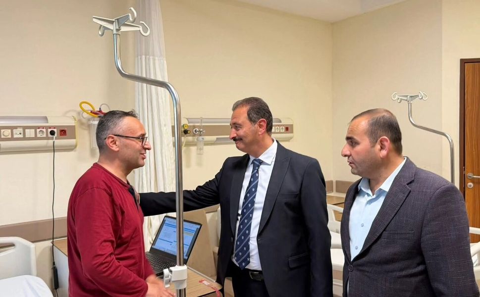 Milletvekili Cüneyt Aldemir ve AK Parti Heyeti Hastaları Ziyaret Etti