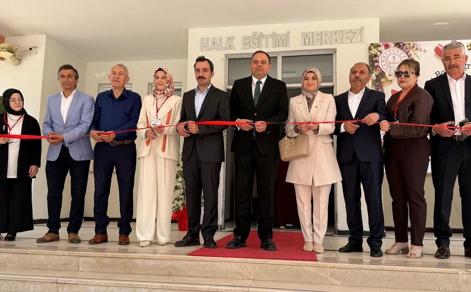 Halk Eğitimi Merkezi'nden Göz Kamaştıran Sergi: El Emeği Eserler Görücüye Çıktı