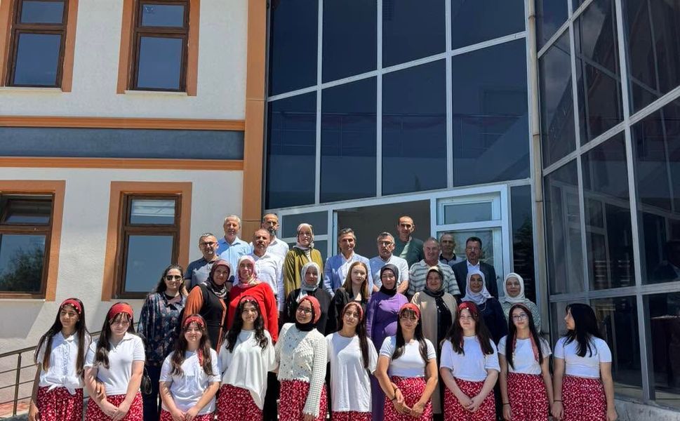Erbaa Halk Eğitimi ve Karayaka Belediyesi İş Birliğiyle Sergi Açılışı Gerçekleşti