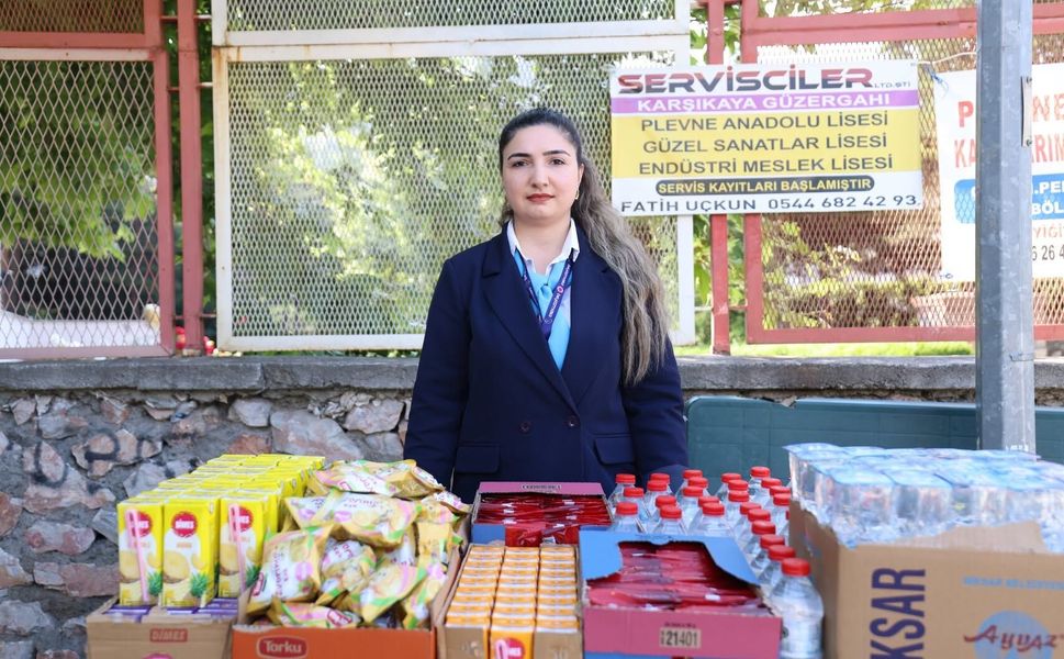 Tokat Belediyesi’nden LGS Kapısında Bekleyen Velilere Anlamlı İkram