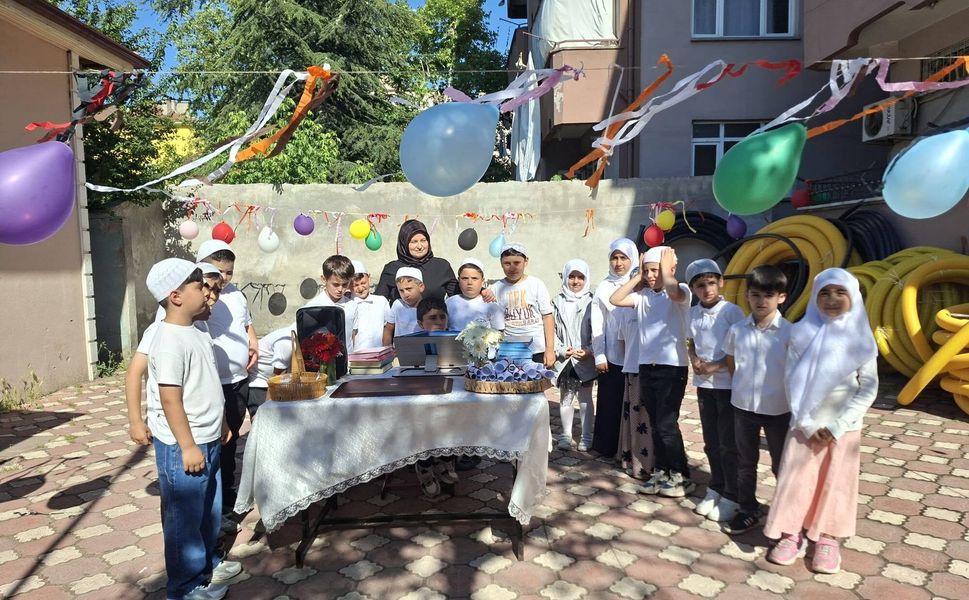 Erbaa'da Minik Öğrencilerin Karne Ve Yıl Sonu Coşkusu