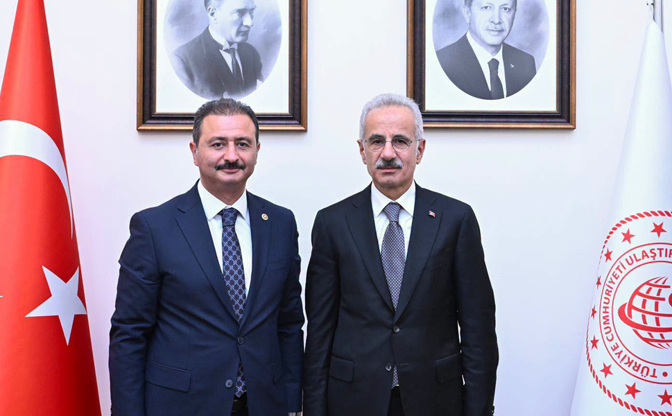 Tokat'ın Ulaşım Yatırımlarına Ankara'da Yakın Takip: Milletvekili Aldemir, Bakan Uraloğlu ile Görüştü