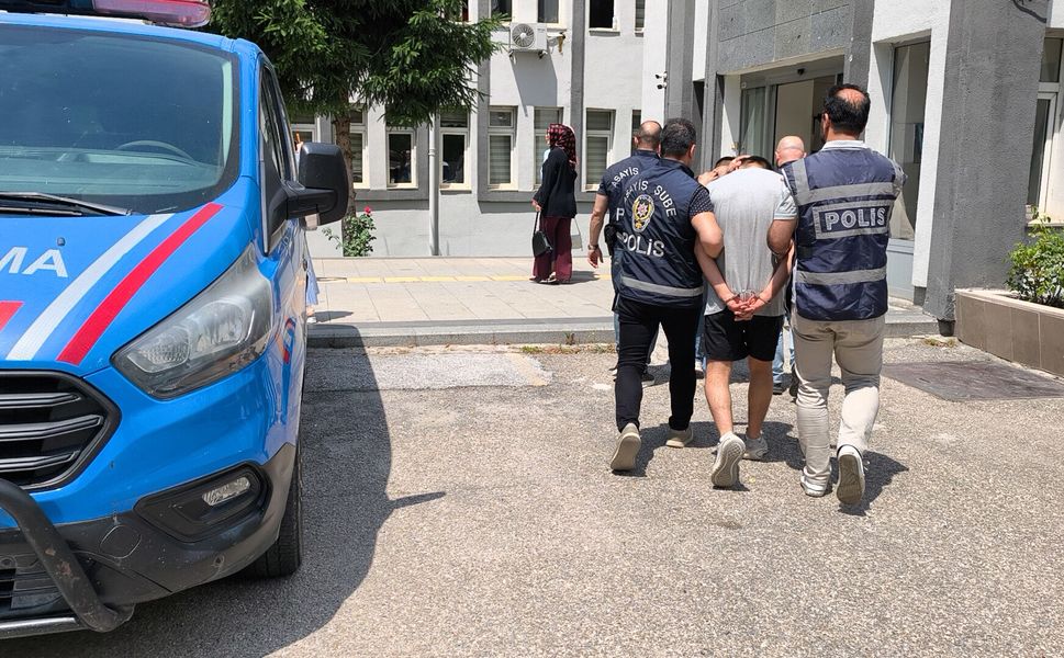 Üç Şehir Arası MİT Dolandırıcılığı; Tokat'a Geldiler, Sivas'ta Yakalandılar