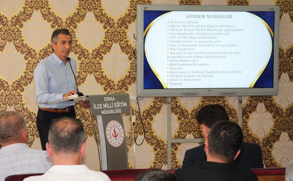 Erbaa İlçe Millî Eğitim Müdürlüğü’nde Yıl Sonu Değerlendirme Toplantısı Gerçekleştirildi