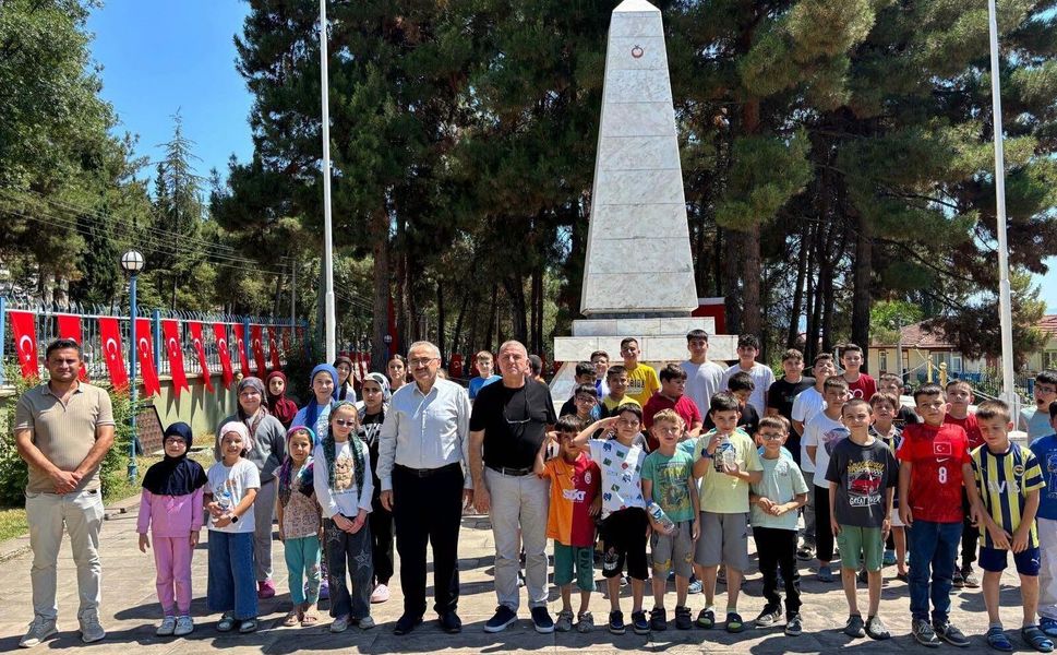 Erbaa'da Yaz Kur'an Kursu Öğrencilerinden 15 Temmuz Programı