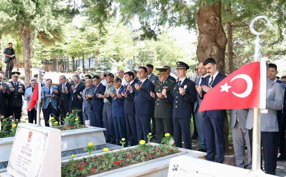 Tokat'ta 15 Temmuz Hüznü ve Gururu Bir Arada: Şehitlerimizin Kabri Ziyaret Edildi