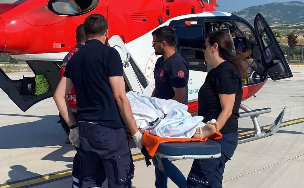 Tokat’ta Kafa Travması Geçiren 14 Yaşındaki Çocuk Helikopter Ambulansla Ankara’ya Sevk Edildi