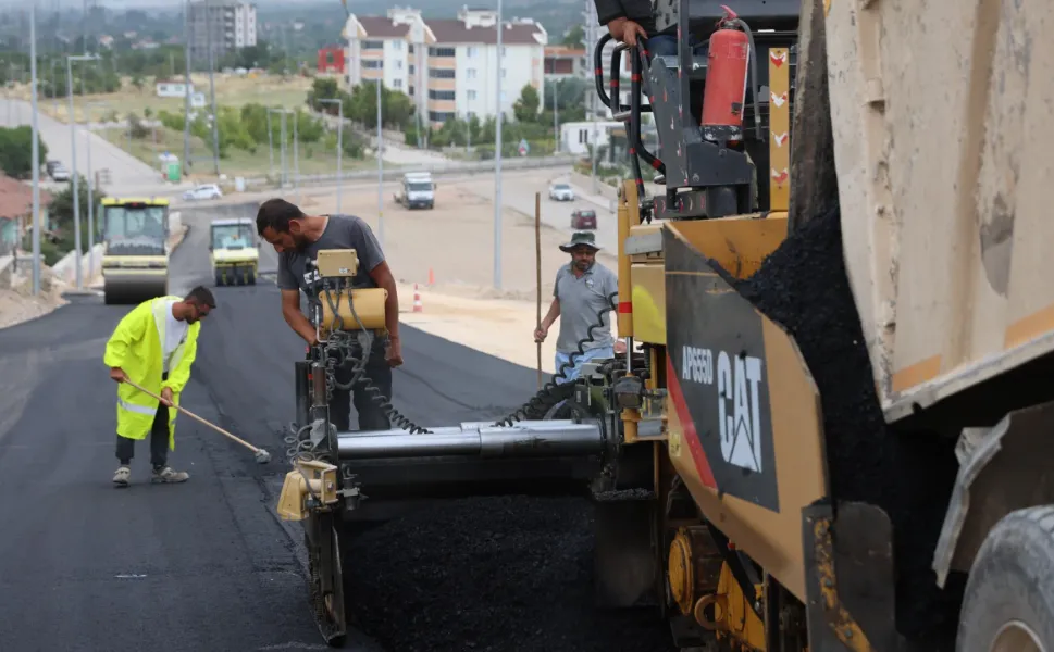 Gölbaşı Caddesi Yenilendi: Trafiğe Açıldı, Sırada Kaldırımlar Var!