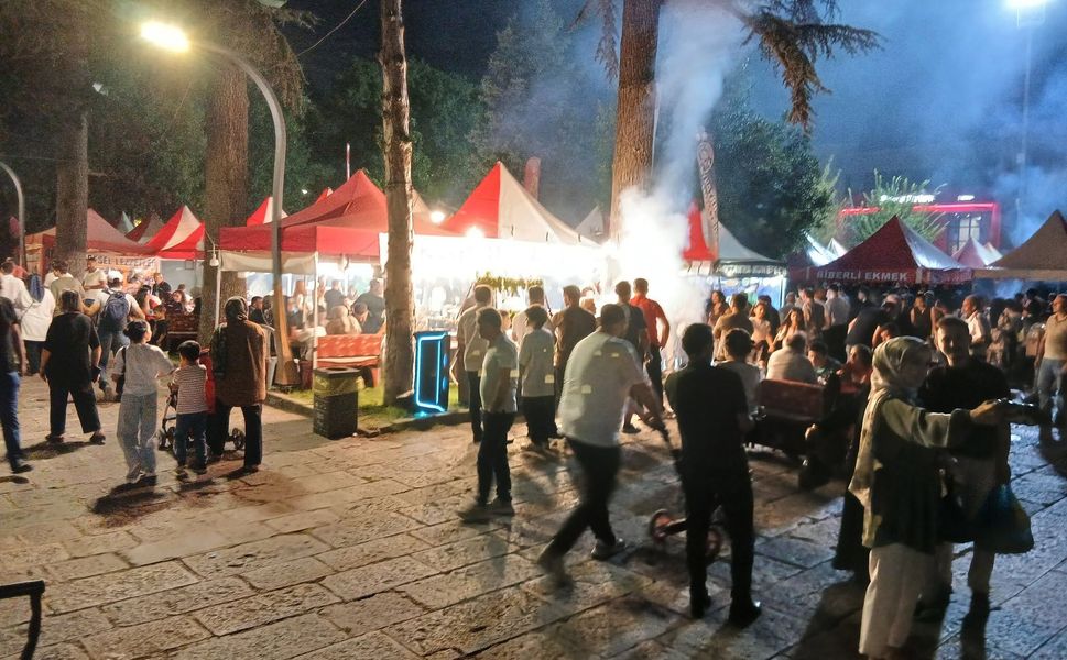 Erbaa’da Lezzet Şöleni Başladı: Yaprak Festivali’ne Yoğun İlgi!