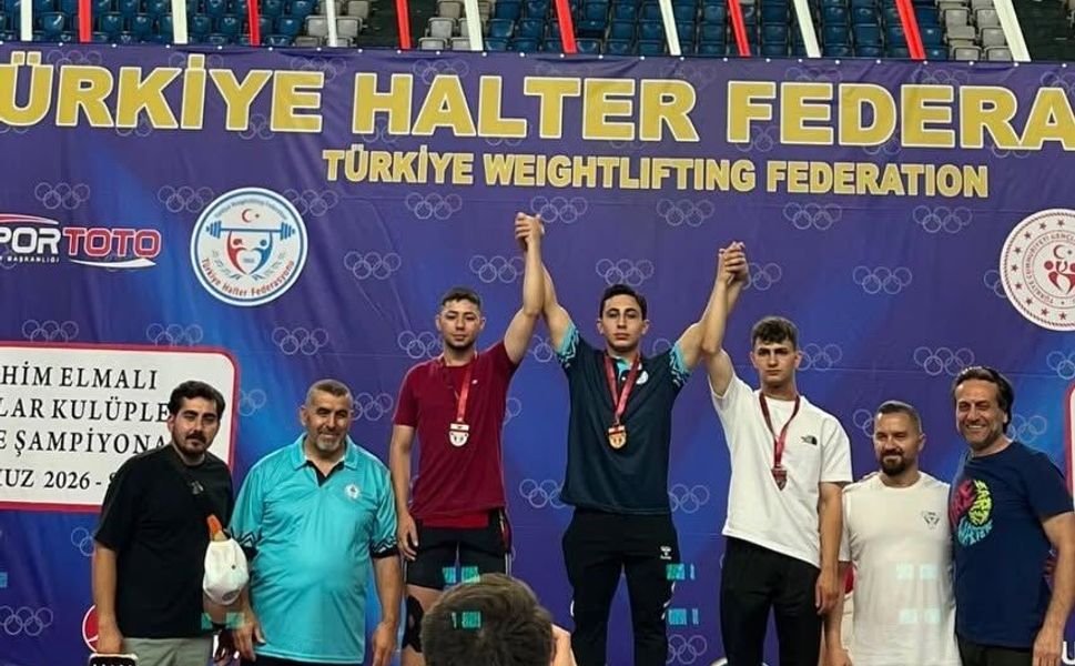 Halterde Tokat Rüzgârı Esti!
