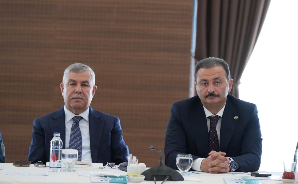 Milletvekili Aldemir Tokat’ın Eğitim Yatırımlarını Bakan Tekin’e İletti