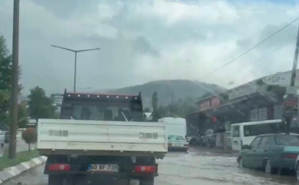 Tokat'ta Sağanak Sonrası Yollar Göle Döndü