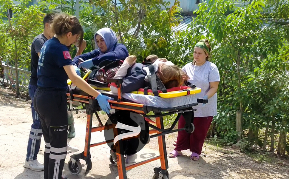 Ekmeğinin Peşindeydi: Tokat’ta Traktörden Düşen Kadın İşçi Yaralandı