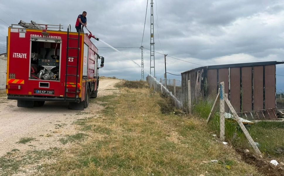 Erbaa’da Arazi Yangını Konteyner Eve Sıçradı