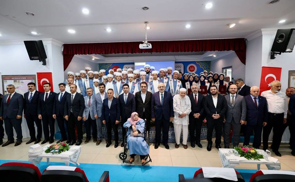Almus’ta Kur’an Kursu Öğrencileri İçin Hafızlık İcazet Merasimi Düzenlendi
