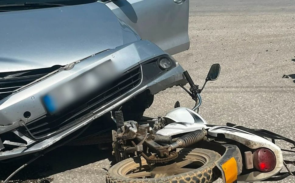 Erbaa’da Otomobil ile Motosiklet Çarpıştı: 1 Yaralı