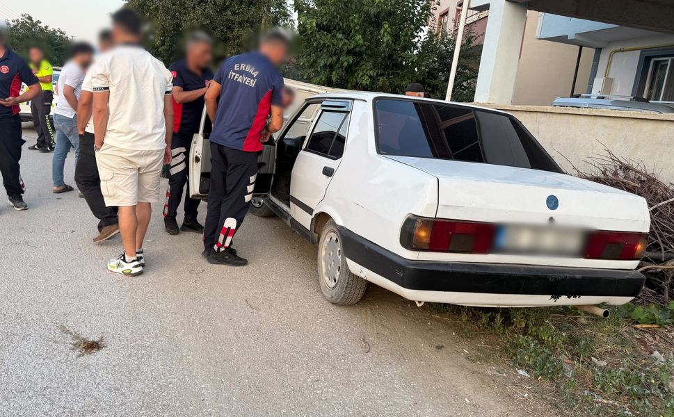 Erbaa`da Düğün Konvoyundaki Araçtan Dumanlar Çıktı: İtfaiye Müdahale Etti