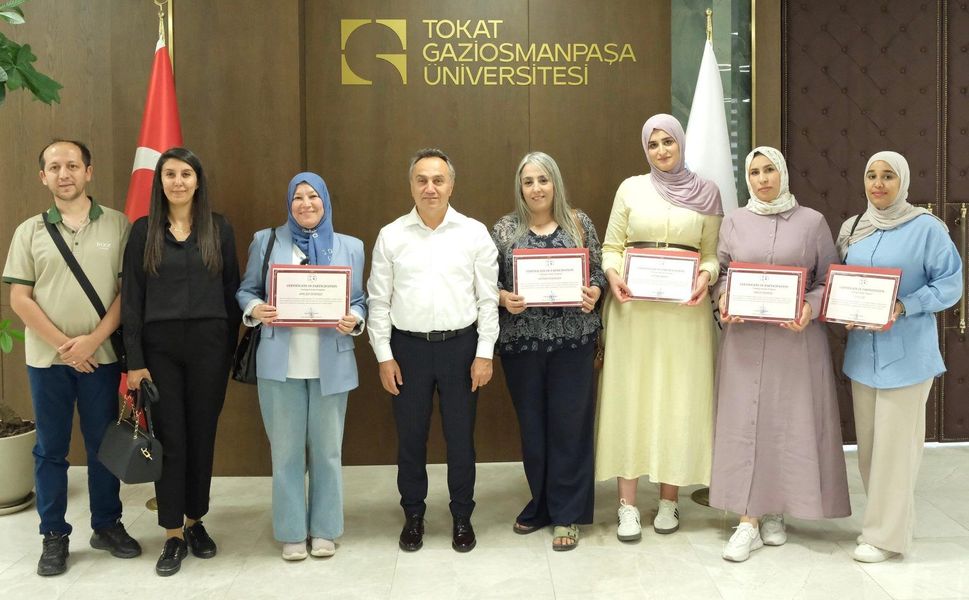 TOGÜ’den Küresel Bilim Hamlesi: Uluslararası Araştırmacılara Sertifikaları Verildi