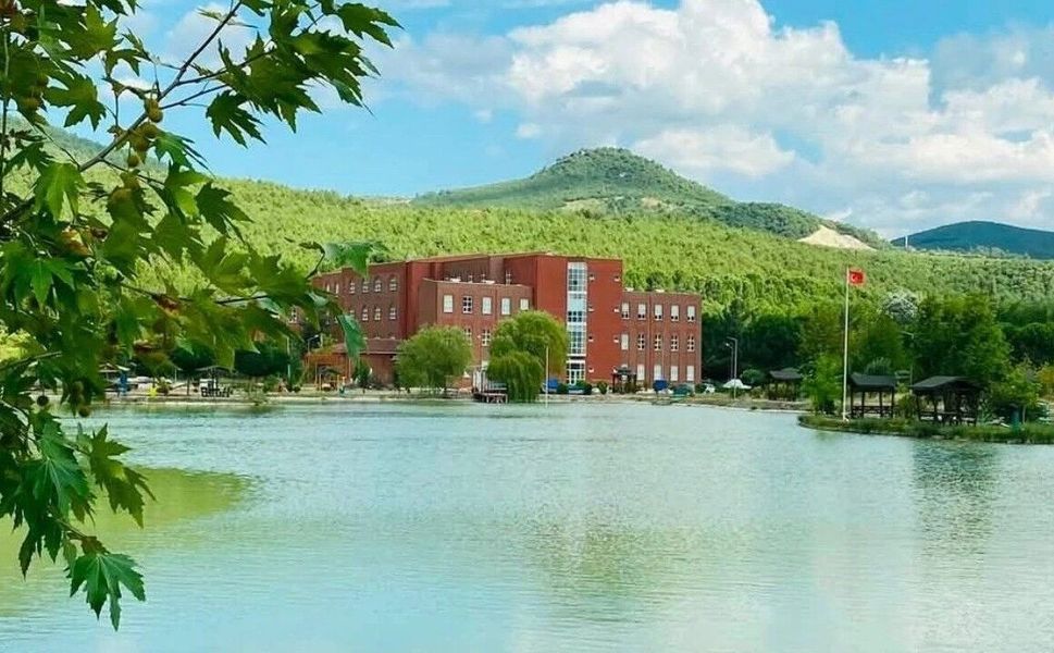 Niksar Uygulamalı Bilimler Fakültesi’nde YKS Gururu: Kontenjanlar %100 Doldu!