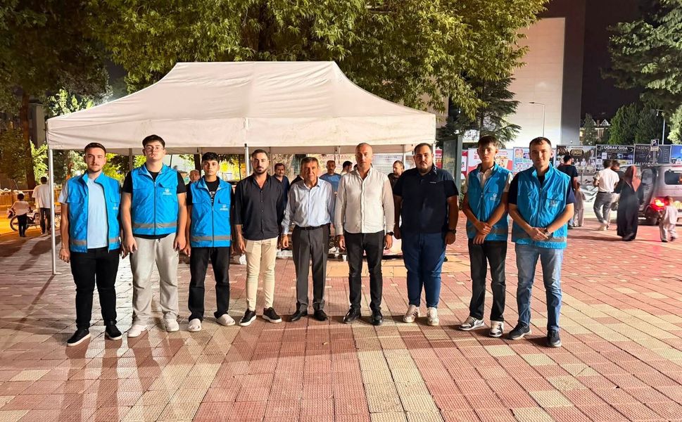 Erbaa Büyük Camii’de Kandil Bereketi: Vatandaşlara Lokma İkram Edildi