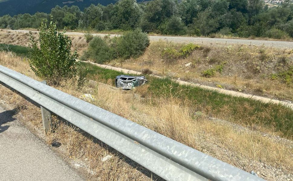 Tokat'ta Otomobil Kanala Devrildi: 2 Yaralı