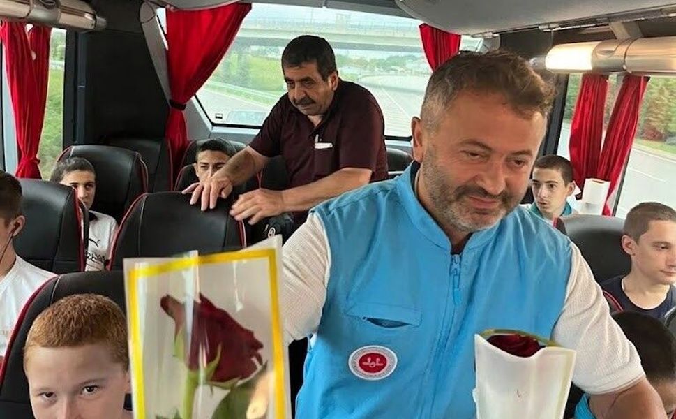 Kutsal Topraklardan Dönen Hafızlar Erbaa'da Güllerle Karşılandı