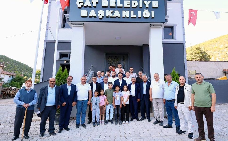 Vali Abdullah Köklü’den Çat Beldesi’ne Ziyaret: Yeni Hizmet Binası ve Yatırımlar Yerinde İncelendi