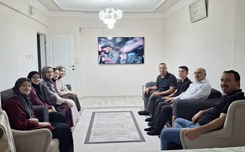 Erbaa İlçe Müftüsü Bekir Ertürk Dört Hafızlı Karayaka Ailesini Ziyaret Etti