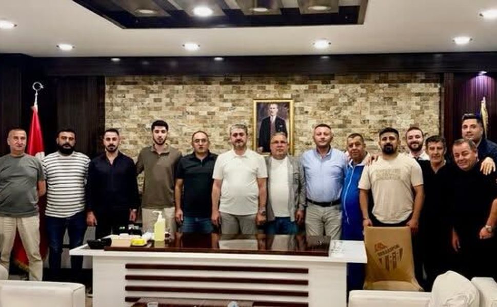 Erbaaspor Taraftarından Kulübe Destek Ziyareti: "Her Koşulda Yanınızdayız"