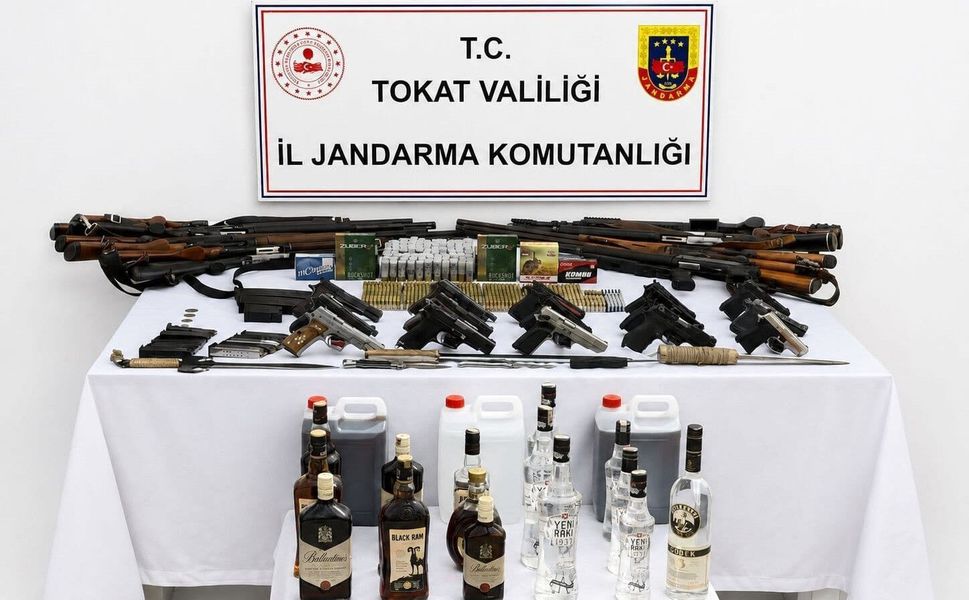 Niksar’da Dev Silah Ve Kaçakçılık Operasyonu: 14 Şüpheli Hakkında Adli İşlem