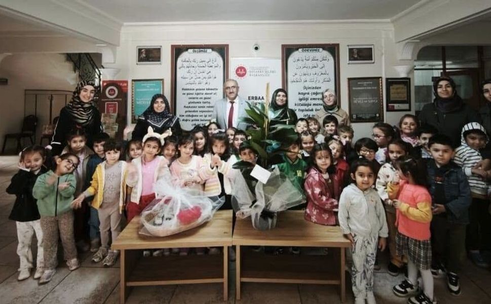 Minik Öğrencilerden İlçe Müftüsü Bekir Ertürk’e Ziyaret
