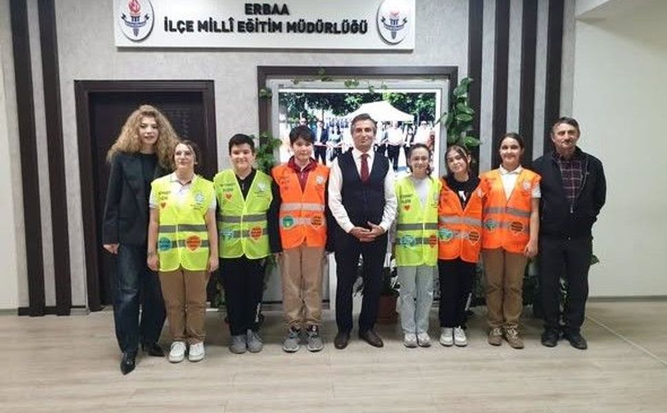 Minik Nezaket Elçileri Millî Eğitim Müdürlüğünü Ziyaret Etti