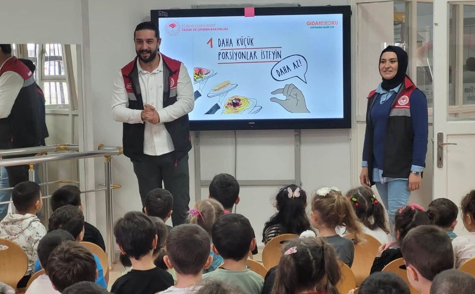 Turhal’da Öğrencilere Yönelik Bilinçli Tüketim Eğitimi Gerçekleştirildi