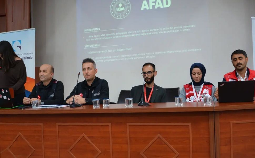 TOGÜ İİBF’de Afad Ve Kızılay’dan Öğrencilere Kapsamlı Afet Bilinci Dersi