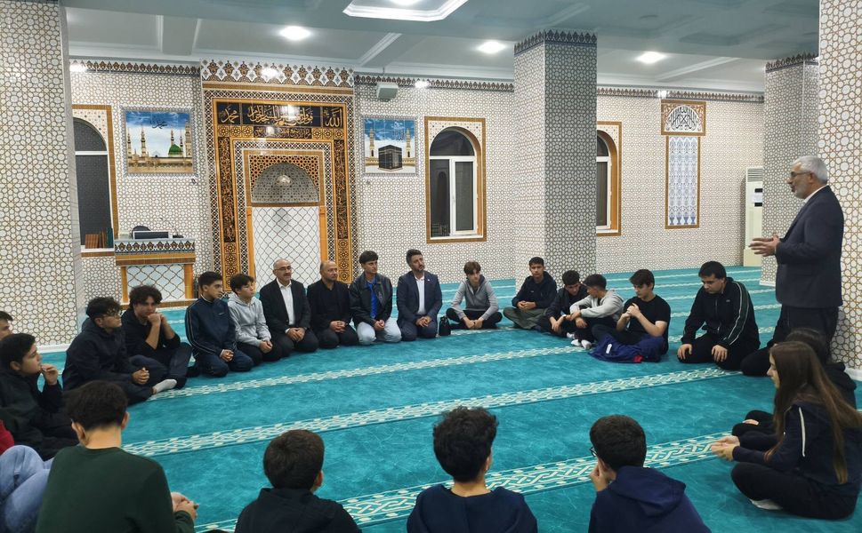 Erbaa’da “Vakti Kuşanmak” Projesi Kapsamında Cami-Gençlik Buluşması Düzenlendi