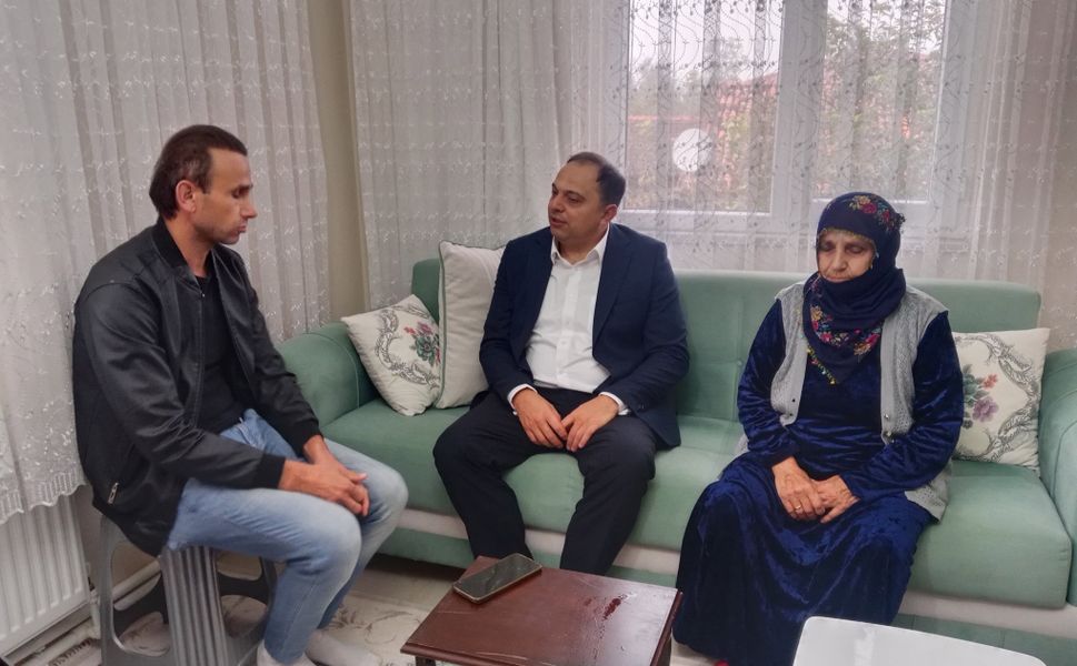 Kaymakam Dr. Remzi Demir’den Gazi Ailesine Taziye Ziyareti
