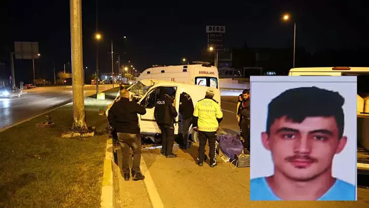 Trafik Levhası Direğine Çarpan Hafif Ticari Aracın Sürücüsü Öldü