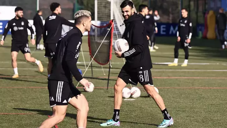 Beşiktaş’ta Rachid Ghezzal takımla birlikte çalıştı