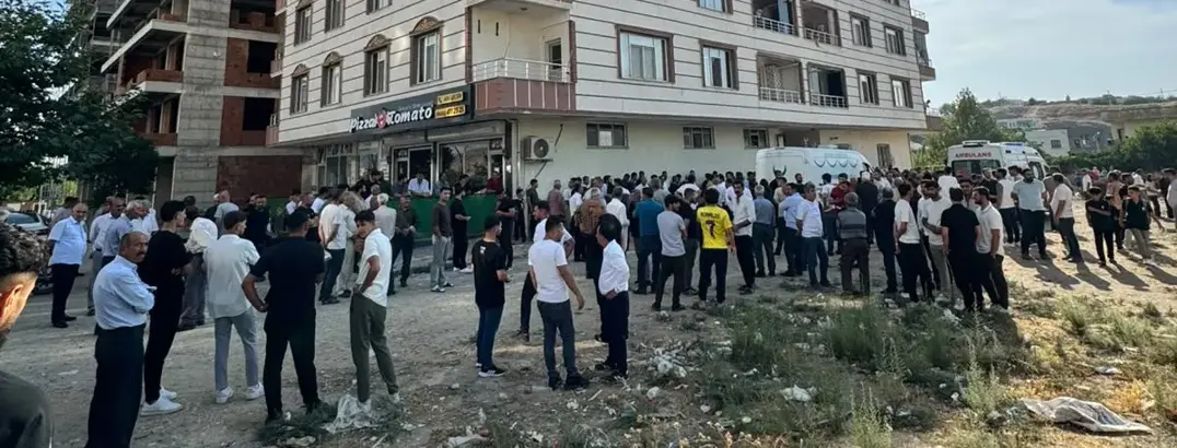Eşi Ve 2 Çocuğunu Öldürüp, İntihar Etti